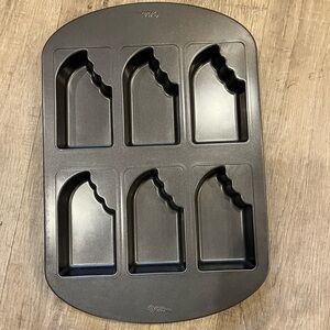 Wilton Baking Pan Dessert Bar with Bite Mark